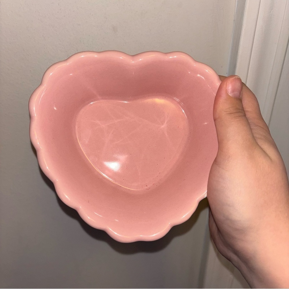 Pink Heart Shaped Scalloped Pedestal Ceramic Bowl - Picture 8 of 16